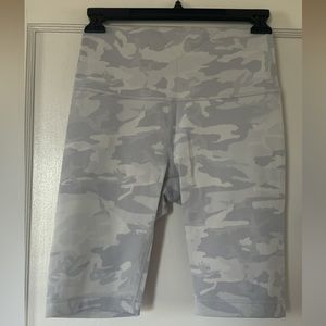 Lululemon Wunder Under high rise short 10”
